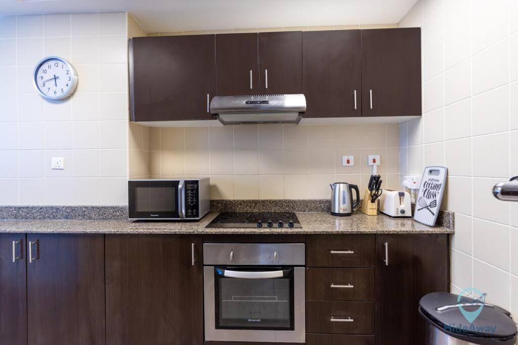 Modern 2br In The Heart Of Marina